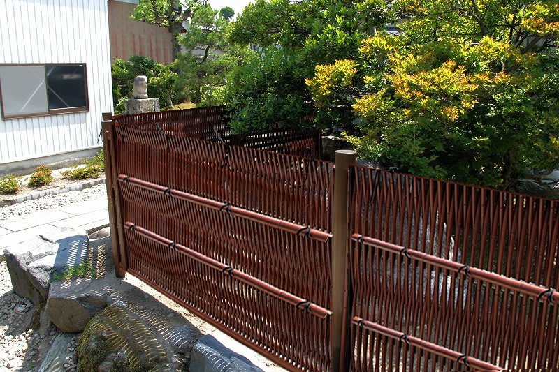 「大津垣 O型柱見せタイプ(すす竹木目調丸柱)」