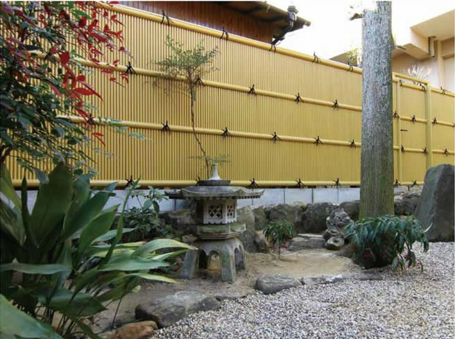 「縦みす垣 両面 柱見せタイプ(ゴマ竹ブロンズ角柱)」