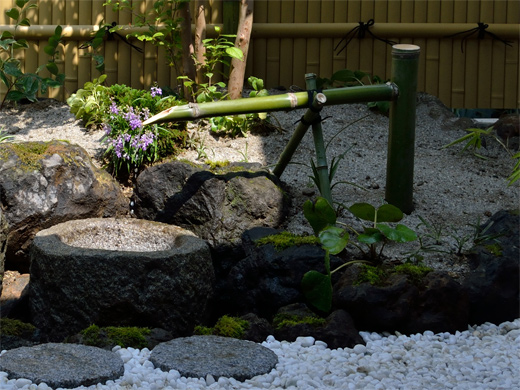 建仁寺垣組立てセットA型（柱みせタイプ）・天然木枠枝折戸・天然白平割垣