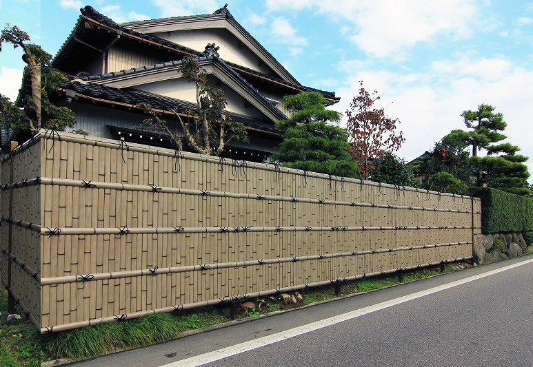 人工竹垣組立てセット「建仁寺垣BW型」さび竹 柱隠し 片面