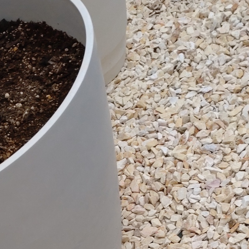 クラッシュマーブル ペールクリーム Φ15～20mm内外20kg入り